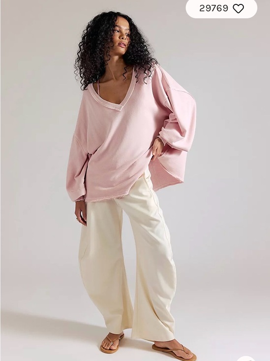 NWOT Free People We The Free Venice V-Neck Sweatshirt in Lilac Bloom Size Large - Picture 2 of 4